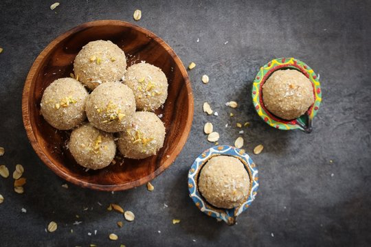 Oats Laddu Or  Ladoo / Diwali Sweets - Energy Balls