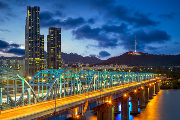 night view of seoul by han river in south korea - obrazy, fototapety, plakaty