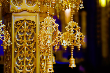 Yellow gold religious ornament