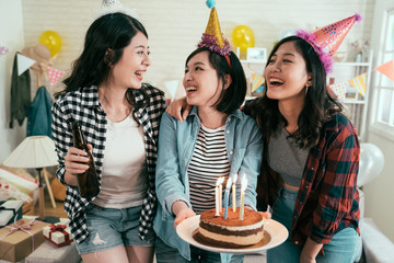 girl best friends birthday party at home.