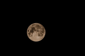 Moon in Night Sky © underworld