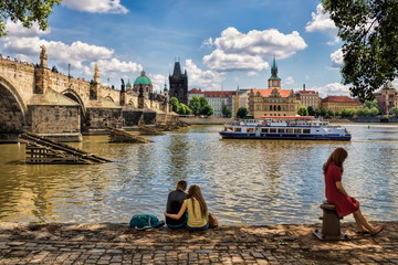 Fototapeta premium Praga, Wełtawa z Mostem Karola