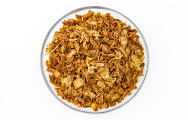 Röstzwiebeln in einer Glasschale