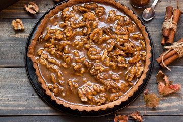 Caramel and nut tart
