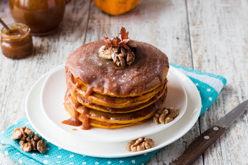Spicy pumpkin pancakes with salted caramel topping