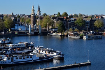 Fototapeta na wymiar Harbour and canal in Amsterdam
