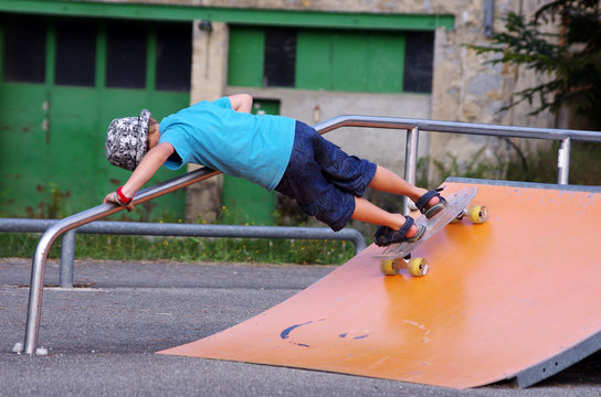 Skateur Photos Royalty Free Images Graphics Vectors Videos Adobe Stock Skateur Photos Royalty Free Images Graphics Vectors Videos Adobe Stock