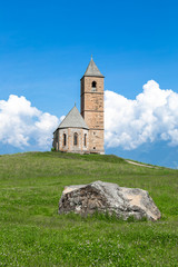 Fototapeta na wymiar Kirche St. Kathrein, Hafling bei Meran, Südtirol 