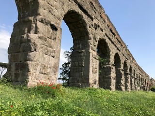 Fototapeta na wymiar Acquedotto romano, Parco degli Acquedotti di Roma, Italia