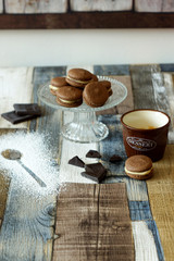 Macarons al caffè e cioccolato