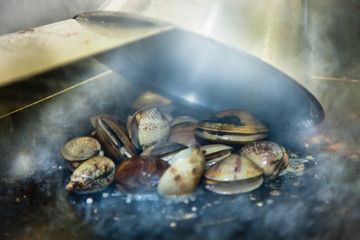 Elaboración de almejas a la plancha