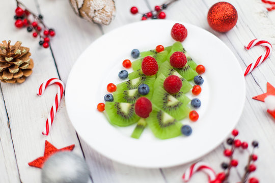 Kiwi Christmas tree - fun food idea for kids party or breakfast