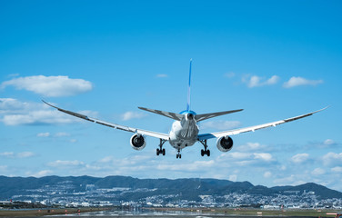 旅客機・飛行機・青空