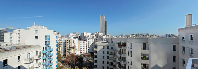 Panorama sur les immeubles d'une ville. Appartements et terrasses à La défense, Courbevoie, France. © fred.do.photo