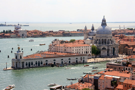 La lagune, le grand canal et sa Basilique Santa Maria della Salute