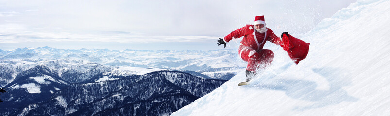 Weihnachtsmann auf dem Snowboard