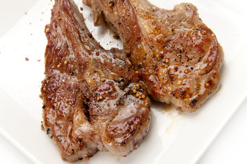 ラムチョップ料理