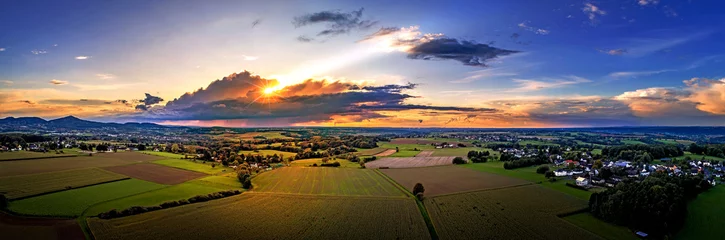 Foto op Plexiglas Luftbild eines dramatischen Sonnenuntergangs im Siebengebirge © Stefan Körber