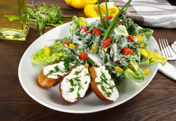 Gemischter Salat mit Croutons