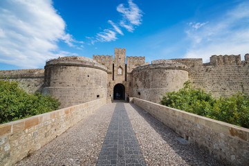 Fototapeta na wymiar The Amboise gate and city walls of medieval town of city of Rhodes (Rhodes, Greece)