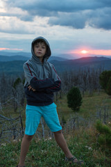 Obraz premium Boy at the evening in Altai mountains