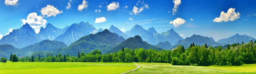Foto op Plexiglas Panorama Panorama van de zomerbergen