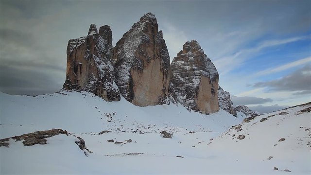 Tre Cime di Lavaredo sous la neige