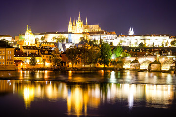 Fototapeta na wymiar Prague Castle at Dusk