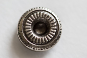 Metal button