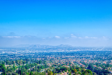 Obraz premium Marine layer fog on autumn morning over Southern California suburbs