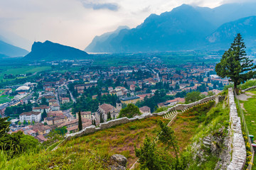 Fototapeta premium Blick auf Arco am Gardasee