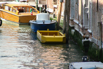 Fototapeta na wymiar Venice, canal with boats