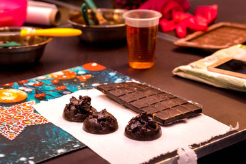 Cooking chocolates at home, master class