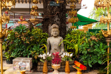 Phnom Penh Royal Palace - buddhist shrine