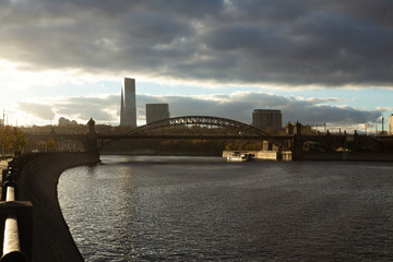 Fototapeta na wymiar Luzhnetsky bridge
