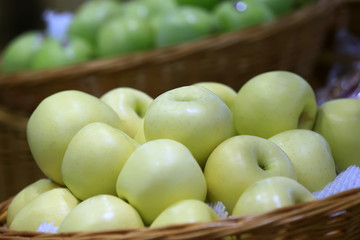 Many apples stack up
