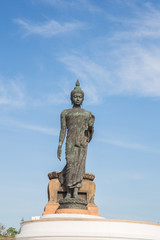 Fototapeta na wymiar Big Buddha statue in the temple at phutthamonthon province.