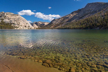 Sunny day at Tenaya Lake in Yosemite National Park