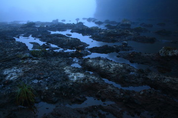 Obraz premium 早朝の川の風景