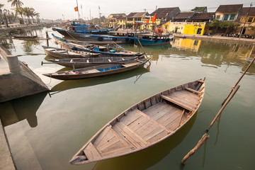 Fototapeta na wymiar Floating boat in Thu bon river - Hoi An