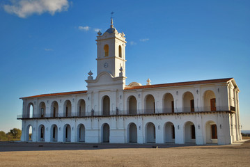 Fototapeta na wymiar Réplica del cabildo - ciudad de La Punta - San Luis