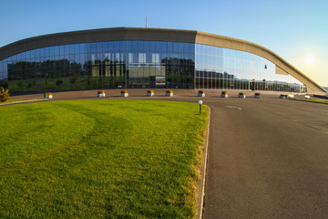 Fototapeta premium mirror glass business building