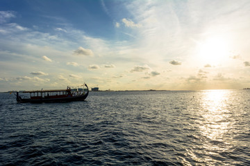 インド洋のリゾートアイランドの夕景