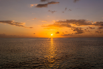 Naklejka na ściany i meble インド洋の美しい夕景