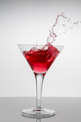 Cocktail rot mit Tomate Splash