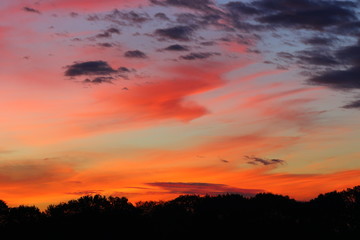 Obraz premium Sonnenaufgang und Wolken