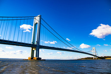 Obraz premium Verazzano bridge with the blue sky on the background