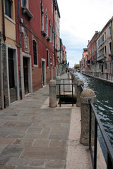 Fototapeta na wymiar Sans soleil, c'est triste Venise.