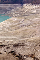 Lago di Molveno senza l'acqua, Trentino, Italia