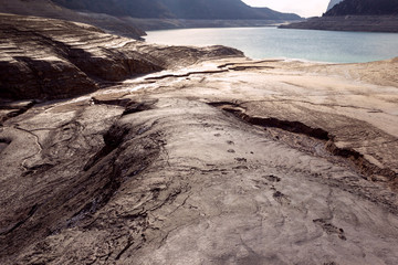 Lago di Molveno senza l'acqua, Trentino, Italia
